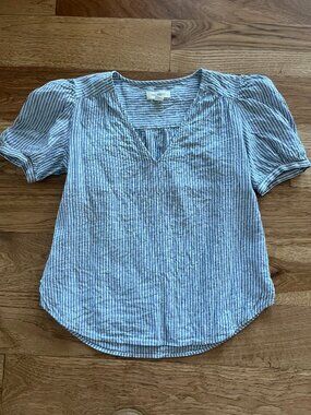 Treasure & Bond Blue and White Striped V-Neck Puff Sleeve Blouse